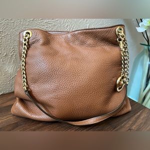 EUC Michael Kors Pebbled Leather Shoulder Tote